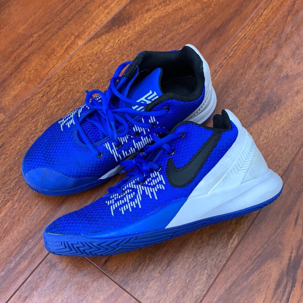 NIKE Kyrie Flytrap II basketball shoes